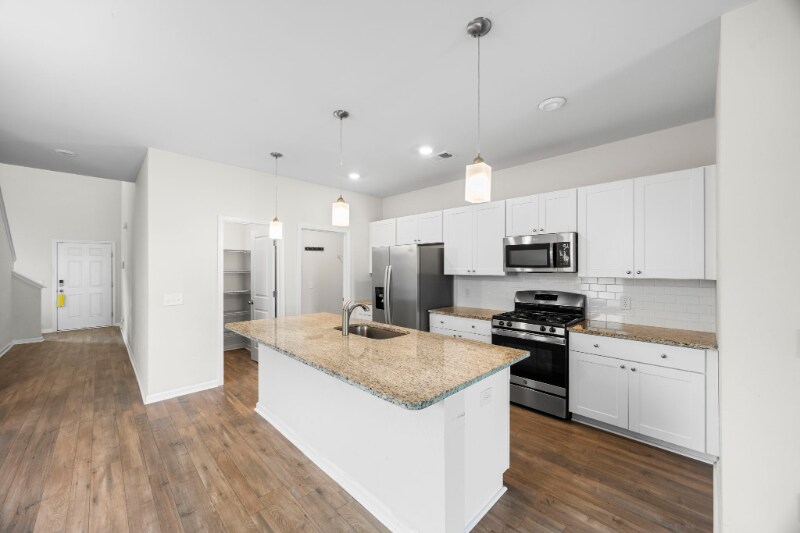 Building Photo - 367 Matuskovic Dr