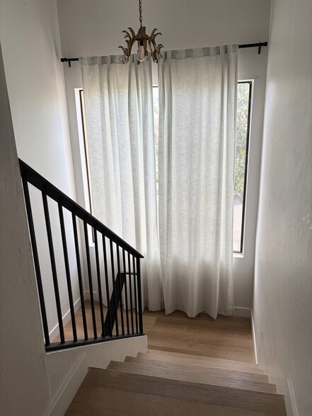 Building Photo - 132 W Alamar Ave