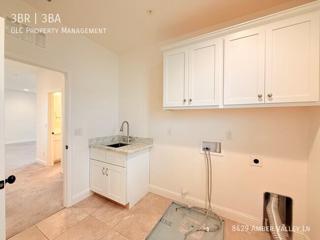 Building Photo - 8429 Amber Vly Ln