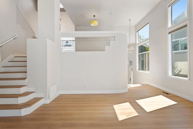 Building Photo - 845 Columbia Cir
