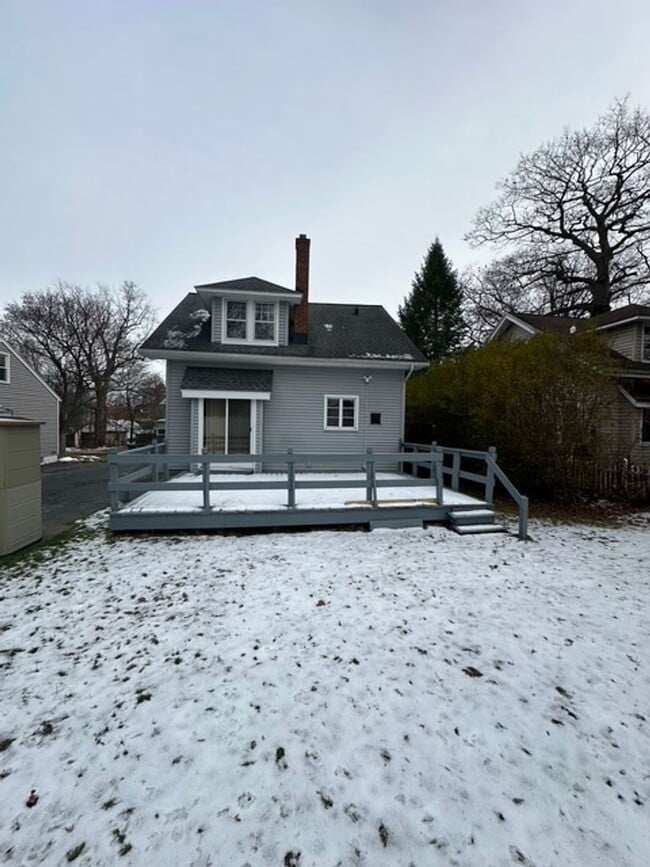 Building Photo - 25 Meech Park