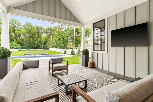 Building Photo - Downtown Lake Geneva Furnished Home with Pool & Patio Available for Monthly & Mid-Term Rentals