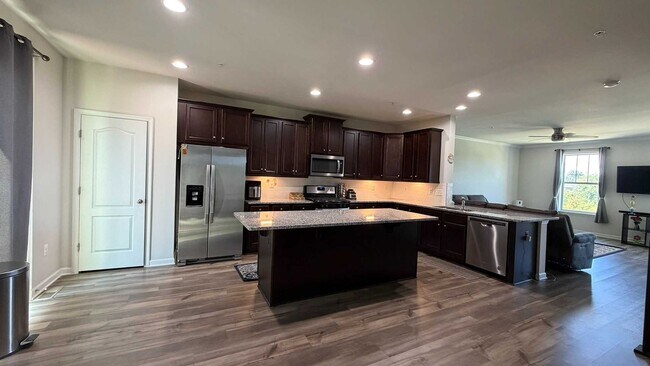 Building Photo - 5803 Garden Walk Dr