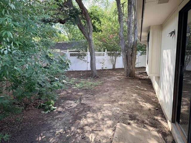 Building Photo - 1920 White Oak Cir