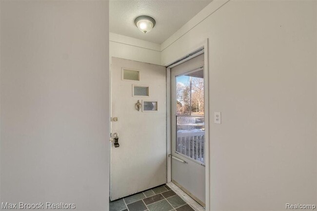 Building Photo - 1102 Davenport Dr