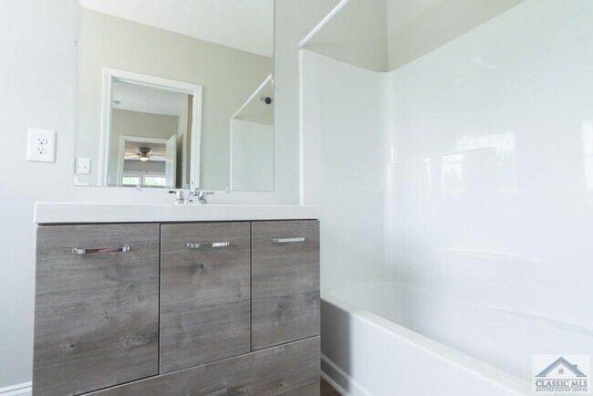 Building Photo - 243 Mitchell Farm Rd