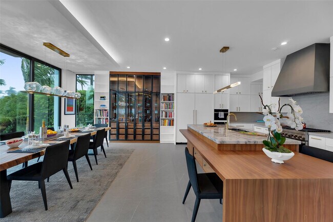 Building Photo - 1730 SE 13th St