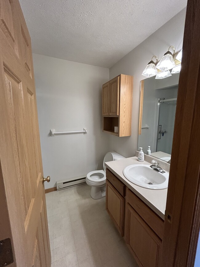 Building Photo - 651 Sturbridge Dr
