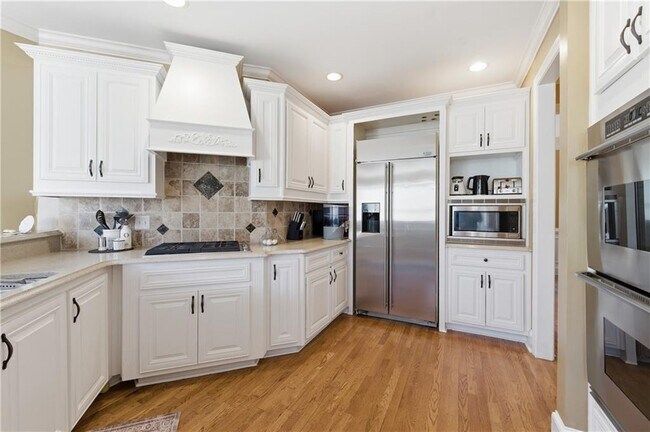 Building Photo - 200 Azalea Cove Ln