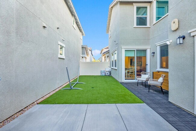 Building Photo - Eco-Friendly 3BR Home in Palmdale