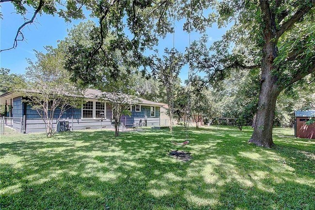 Building Photo - 1803 Romeria Dr