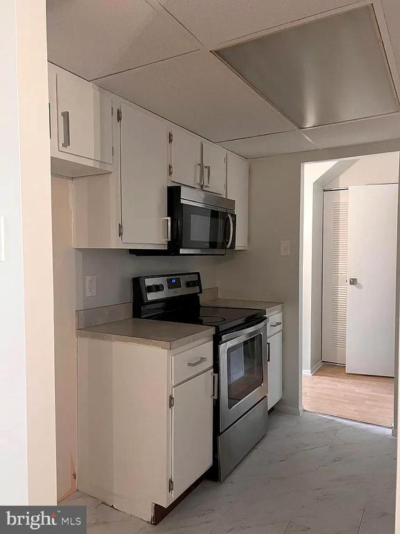 Building Photo - 207 Village Walk