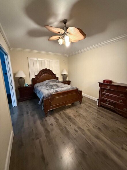 Building Photo - 2136 Oakmont Dr