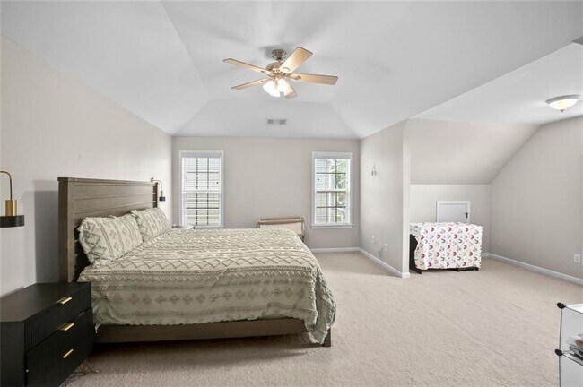 Building Photo - 1000 Great Oaks Dr