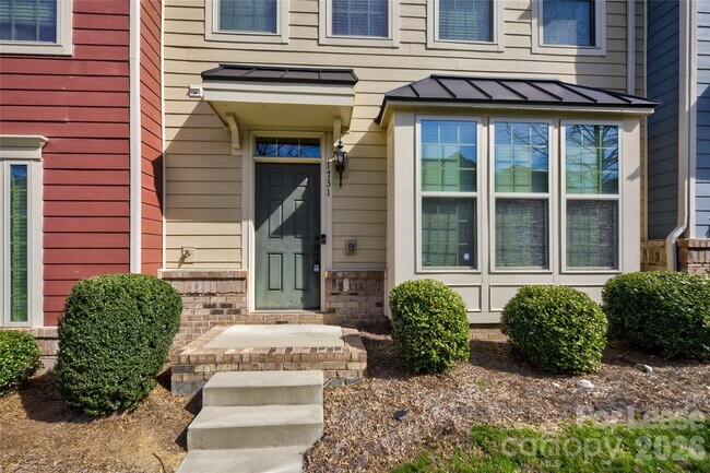 Building Photo - 1731 Evergreen Dr