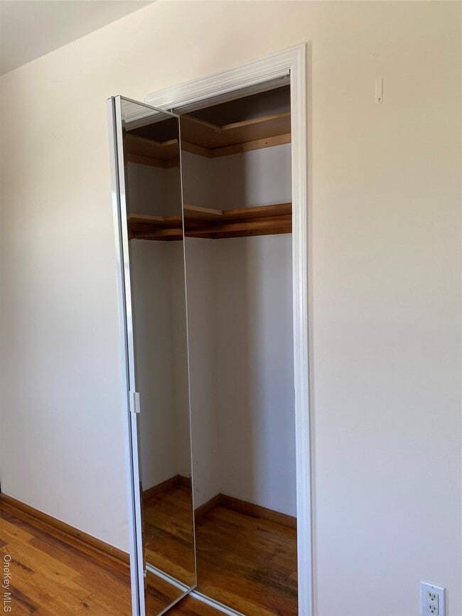 Building Photo - 297 Fairfield Ave