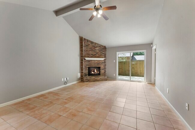 Building Photo - 1010 E Red Cedar Cir