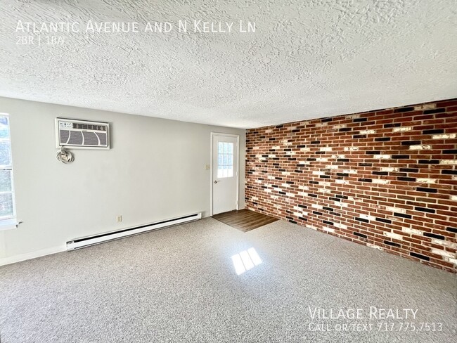 Building Photo - Newly-remodeled! Affordable 2-bed in Red L...