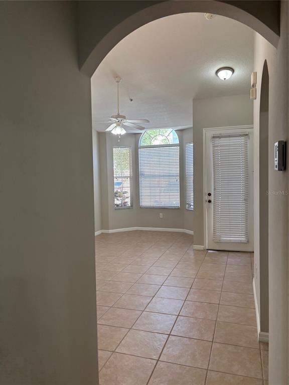 Building Photo - 7404 Lago De Oro