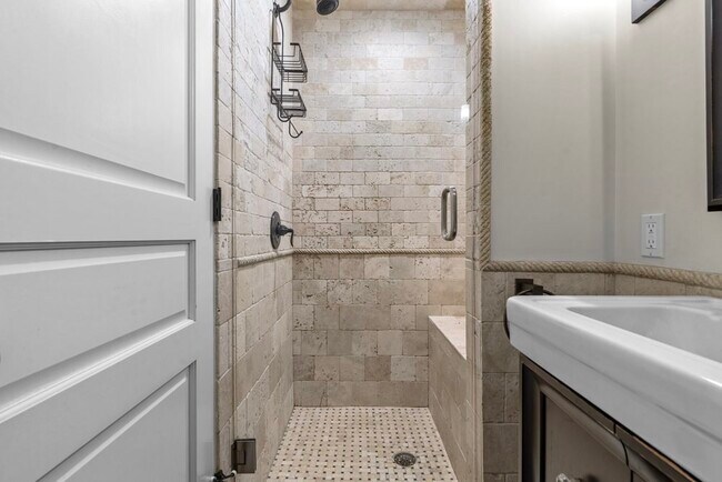 Building Photo - 161 Tudor St