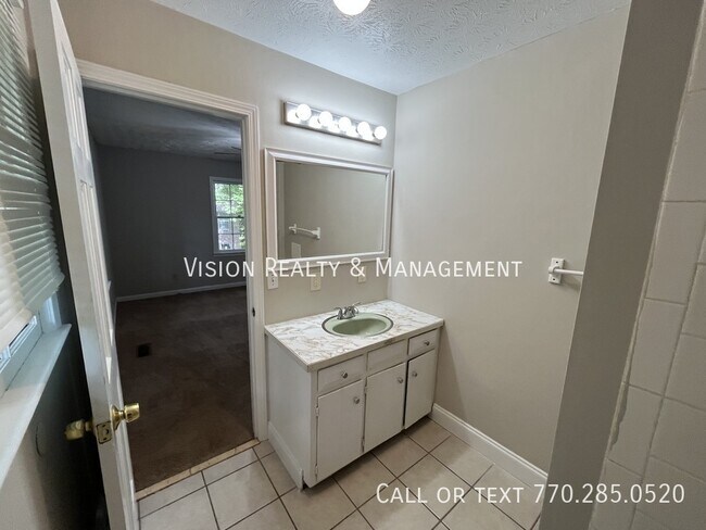 Building Photo - 55 S Greenwood Dr