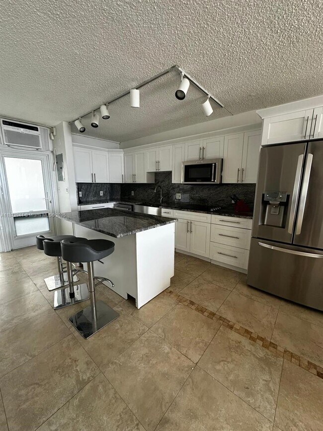 Building Photo - 1200 N Fort Lauderdale Beach Blvd