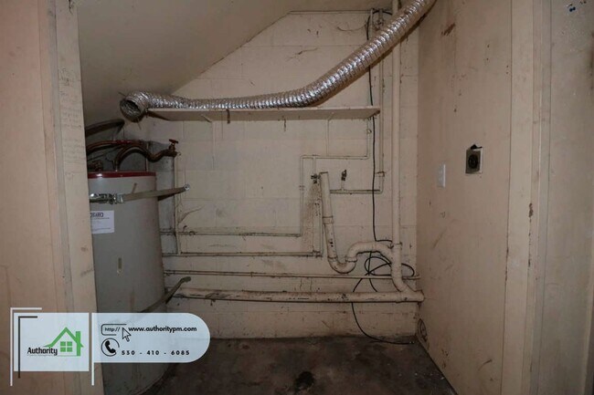 Building Photo - 1105 Olive Ave