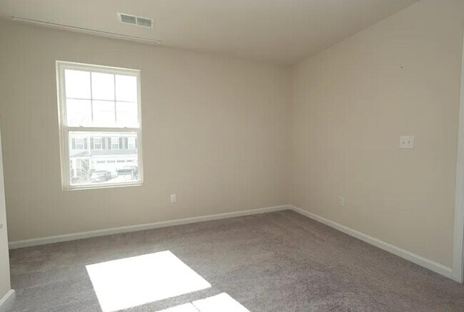 Building Photo - 1338 Woodhouse Dr
