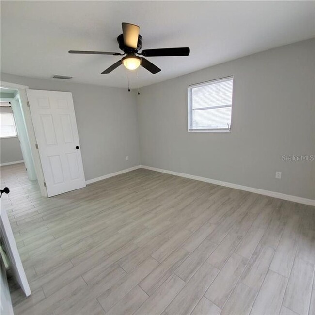 Building Photo - 2 bedroom, 2 bathroom home with a 1 car ga...