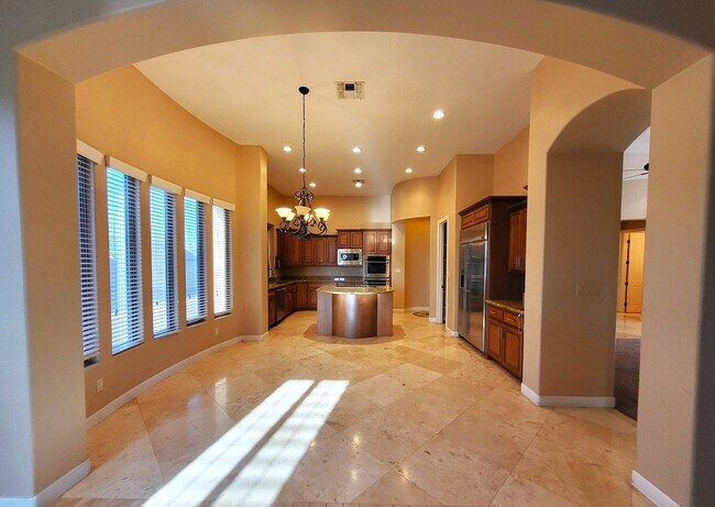Building Photo - BEAUTIFUL HOME ON HUGE LOT!
