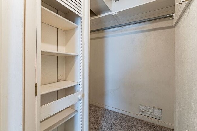 Building Photo - Centrally Located 4-Bed, 2-Bath Tucson Rental – Near U of A