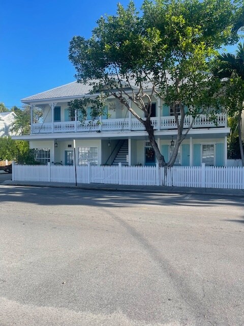 Building Photo - 901 White St