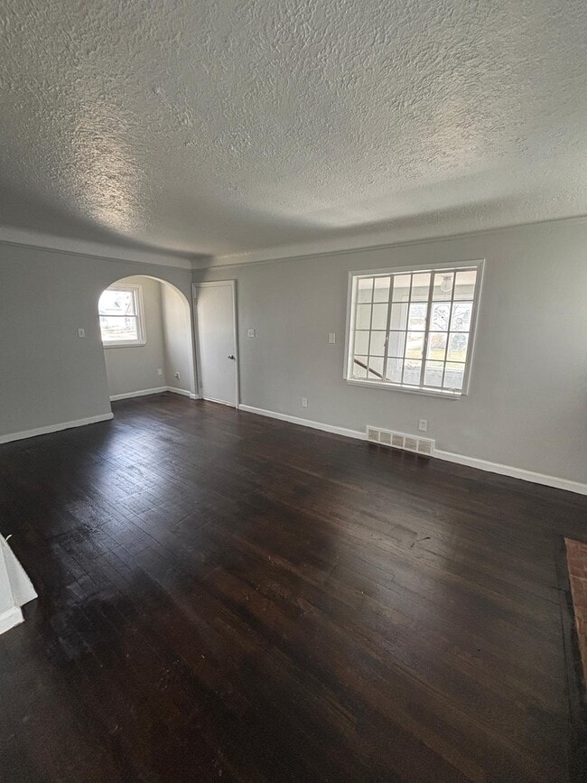 Building Photo - 18603 Arrowhead Ave