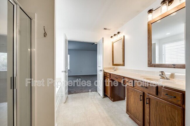 Building Photo - 16619 Broadwing Pl