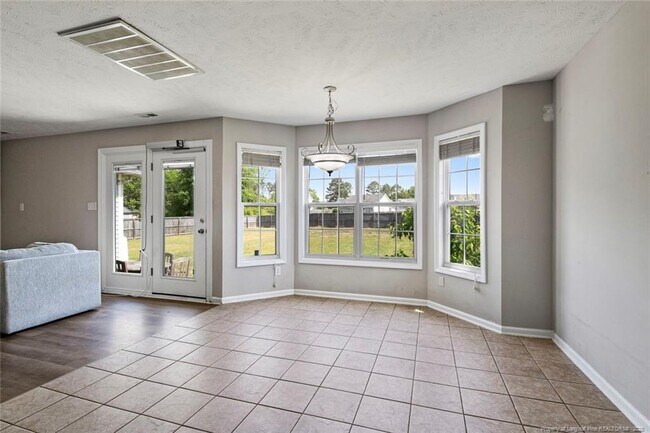 Building Photo - 118 Gait Ct