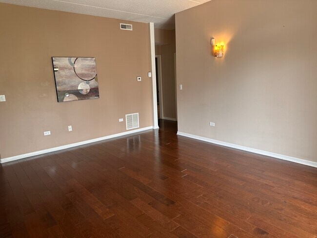 Building Photo - 720 Prestwick Ln