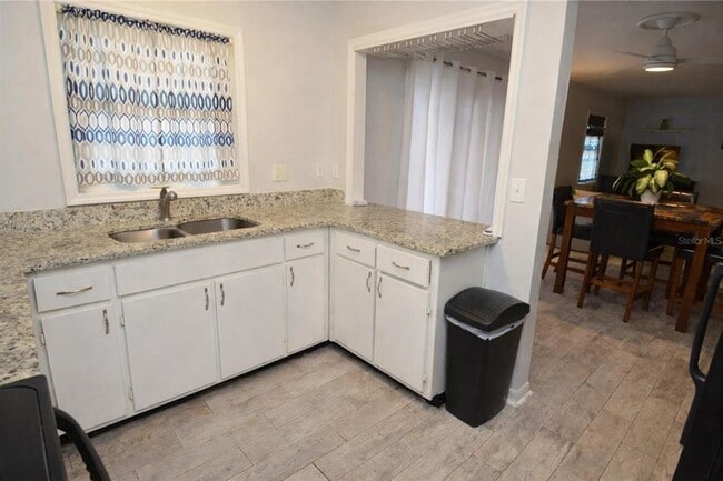 Building Photo - 3873 Pompano Dr SE