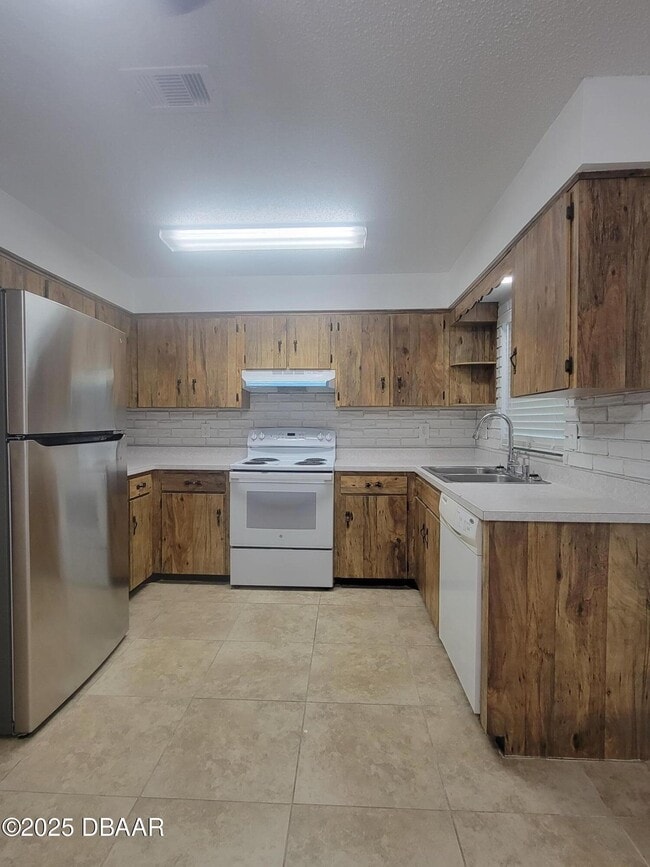 Building Photo - 1112 5th St