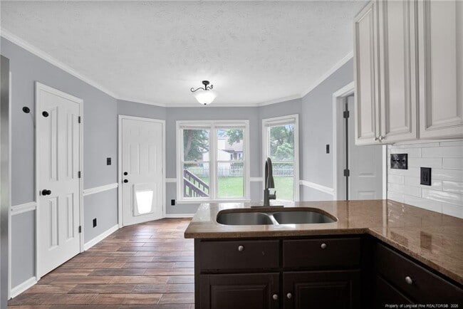 Building Photo - 1183 Helmsley Dr