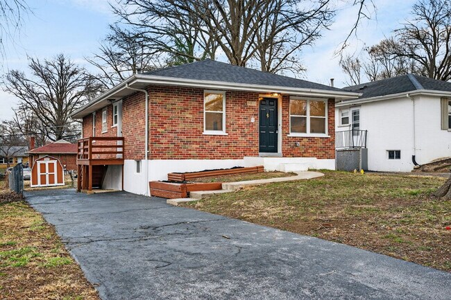 Building Photo - 3831 Brown Rd