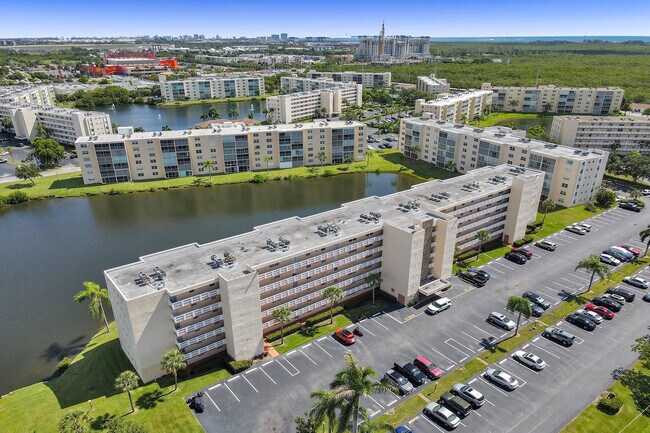 Building Photo - 301 SE 3rd St