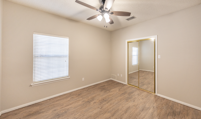 Building Photo - Pre-Leasing - 4 bed 2.5 bath - Frenship ISD