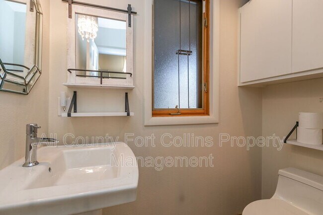 Building Photo - 1913 Wallenberg Dr