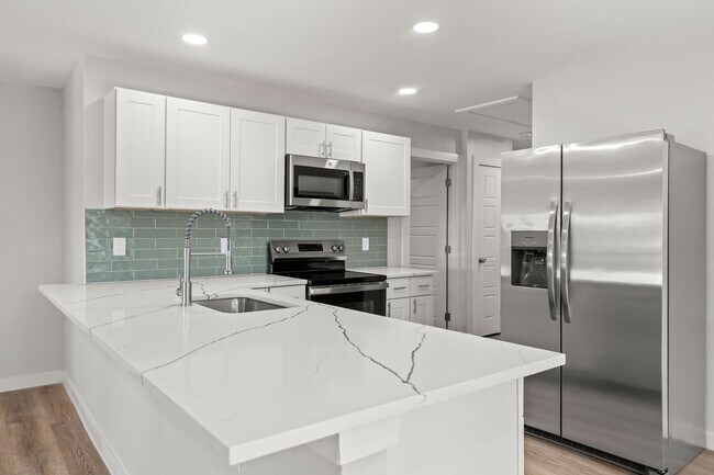 Building Photo - SW Loop 820 - 4304/4306 *Lease Up Only*