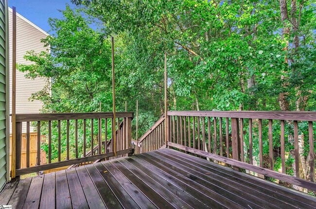 Building Photo - 512 Riverdale Rd