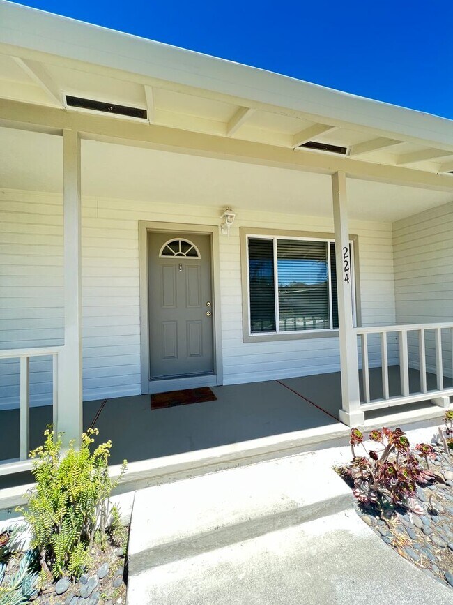 Building Photo - Single Story 3 bedroom In Cute Treelined Vallejo Neighborhood