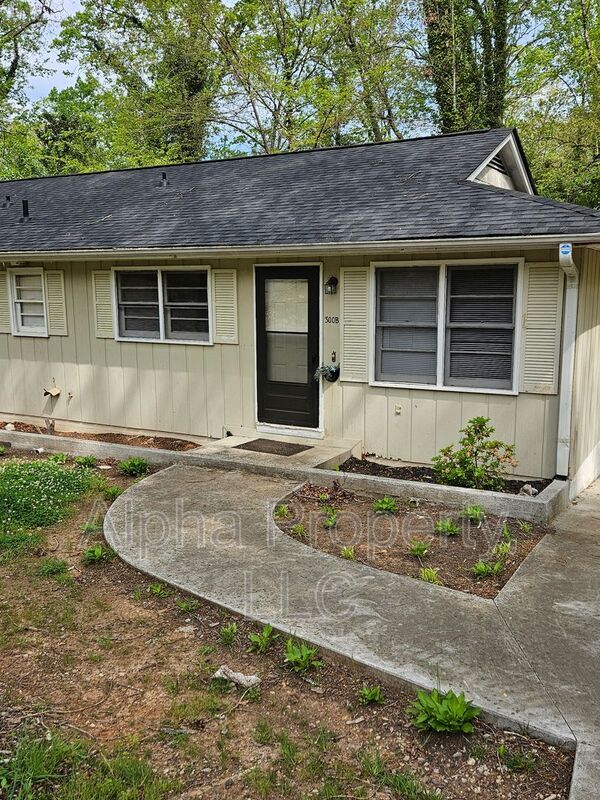 Building Photo - 300 Amherst Dr