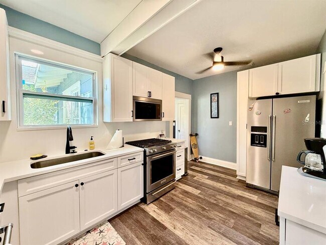 Building Photo - 3805 N Arlington Ave