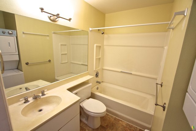 Building Photo - 91-243-243 Hanapouli Cir