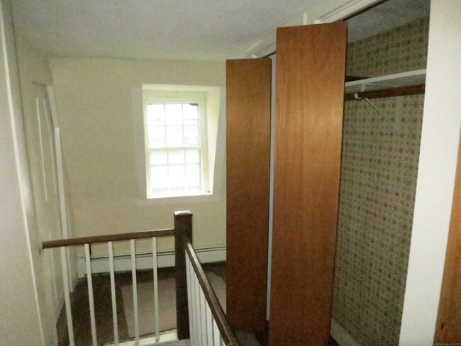 Building Photo - 159 S Main St